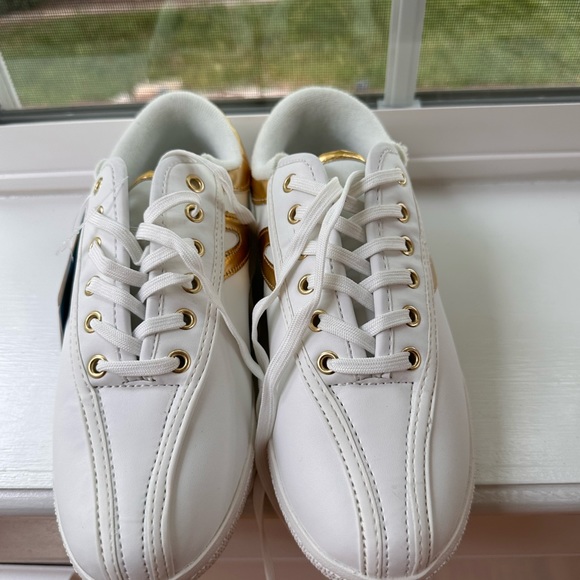 Draper James XKids Nylite Leather White and Metallic Gold Tretorns - Size 4 Kids - Picture 3 of 6